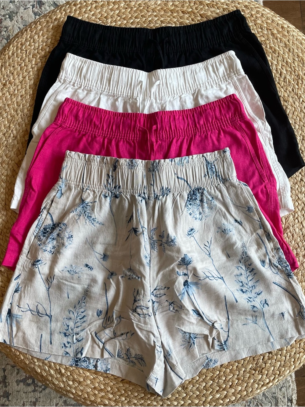 4-Piece Bundle: Like-New Women's Size Small (S) Linen Blend Shorts - Gap & H&M